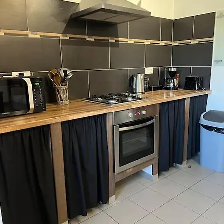 90 M2 Proche De Corte *