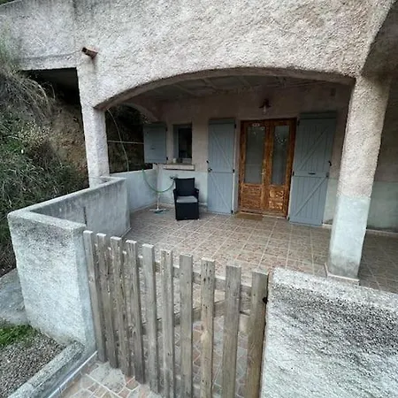 90 M2 Proche De Corte Apartment