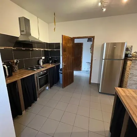 Apartment 90 M2 Proche De Corte