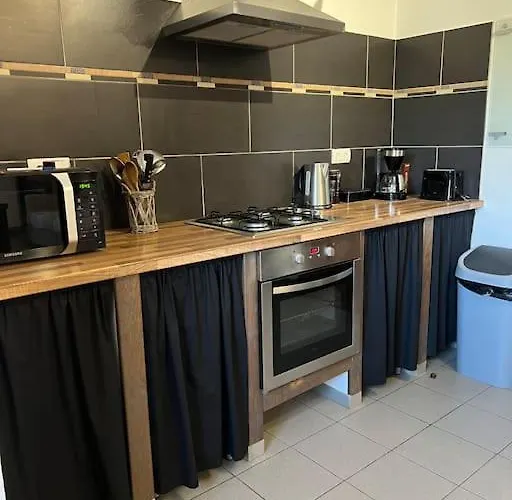 90 M2 Proche De Corte *