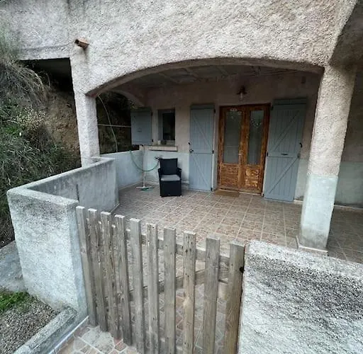 90 M2 Proche De Corte 公寓