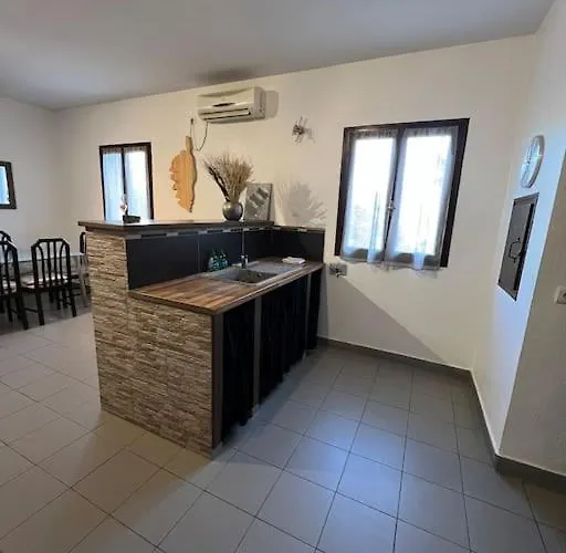 90 M2 Proche De Corte 公寓 *